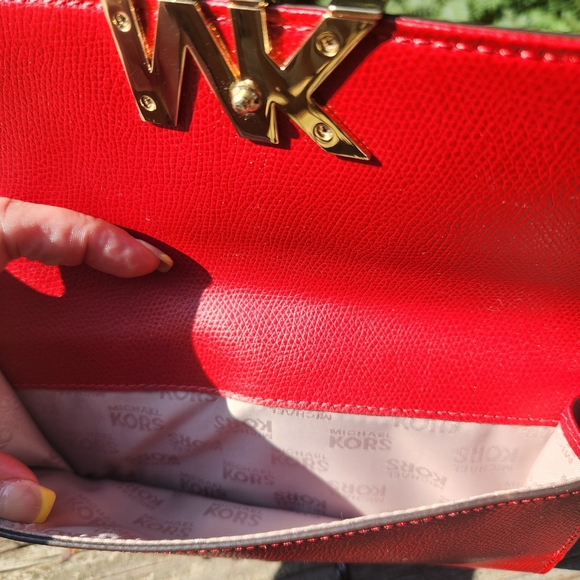 Michael Kors Florence Vibrant Red Large Billfold leather wallet NWOT - Picture 10 of 12